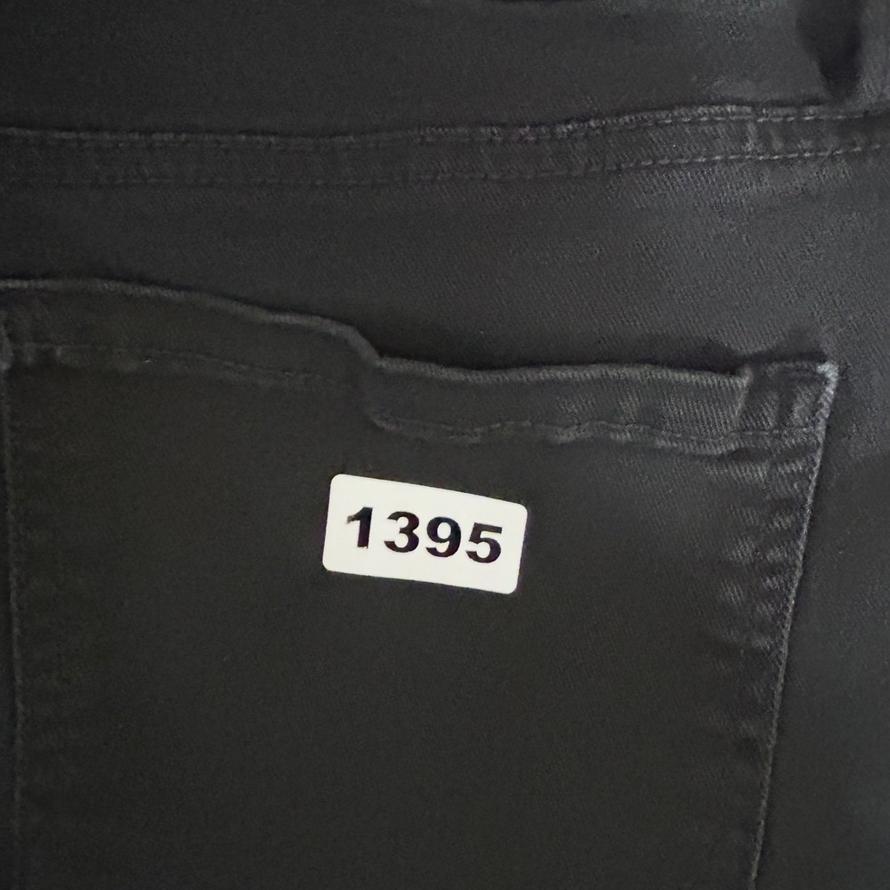 Gloria Vanderbilt Amanda Black Tapered Jeans Womens 18 Short High Rise Stretch - Picture 8 of 8
